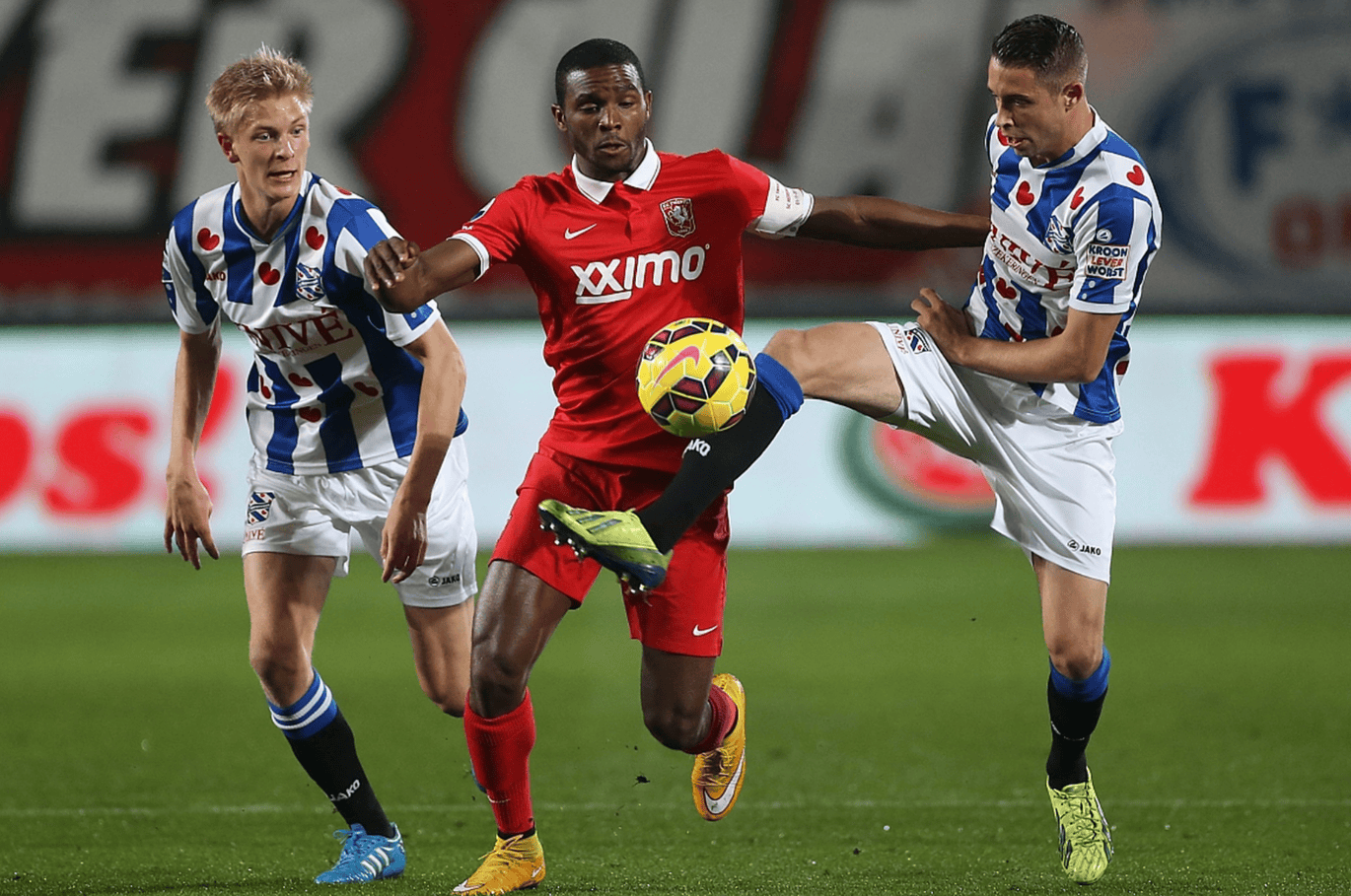 国际比赛日体能课后，阿贾克斯扳平良机备战欧超杯，赛场秩序良好，轮换策略成焦点的简单介绍